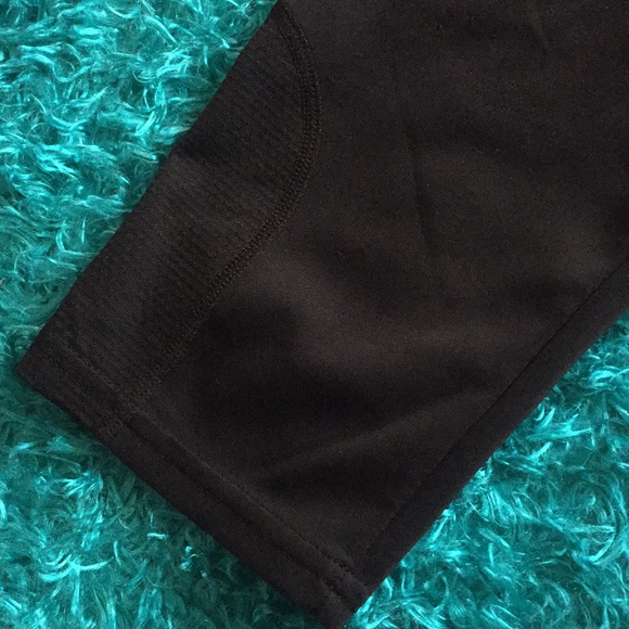 New Balance black Capris leggings - Picture 8 of 8